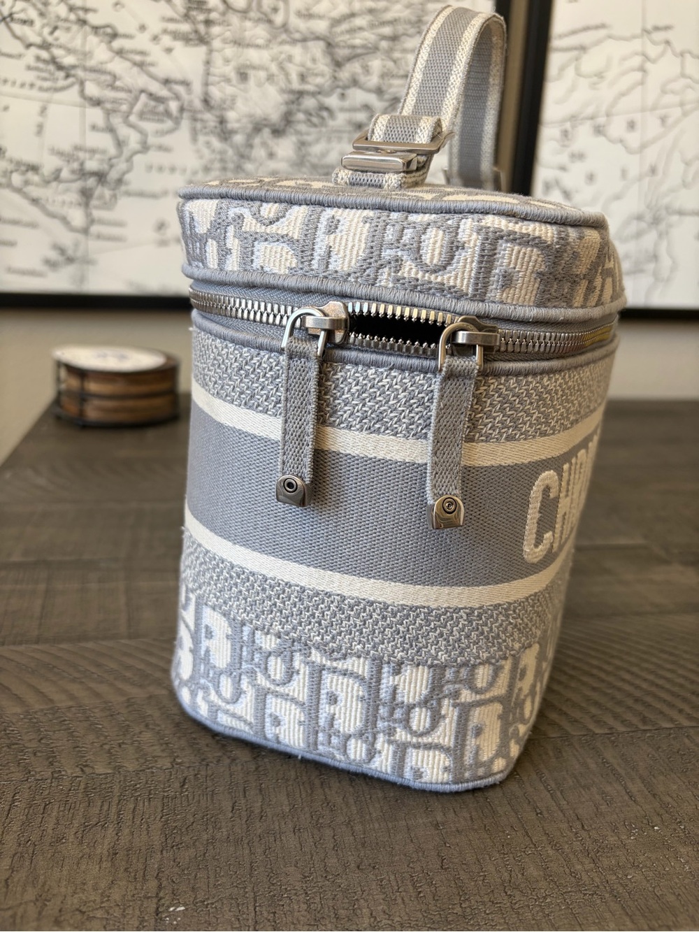 Dior Light Gray Dior Oblique Vanity Case - Picture 5 of 16